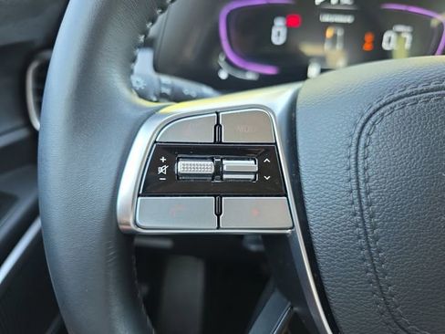 Used 2025 Kia Telluride LX FWD image 20