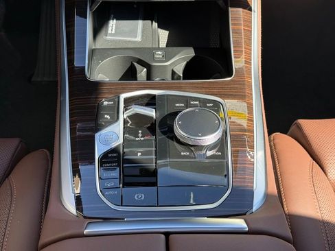 New 2026 BMW X5 xDrive40i w/ Climate Comfort Package AWD/4WD image 8