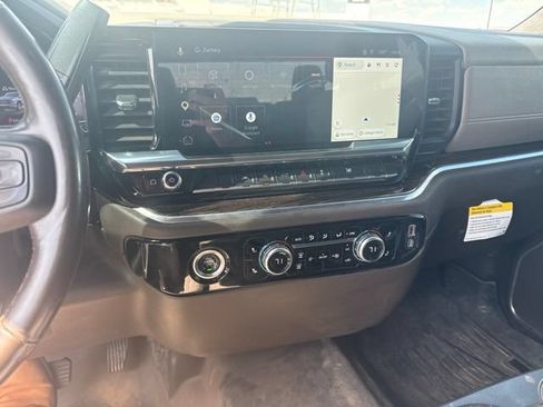 Used 2022 GMC Sierra 1500 SLE AWD/4WD image 10