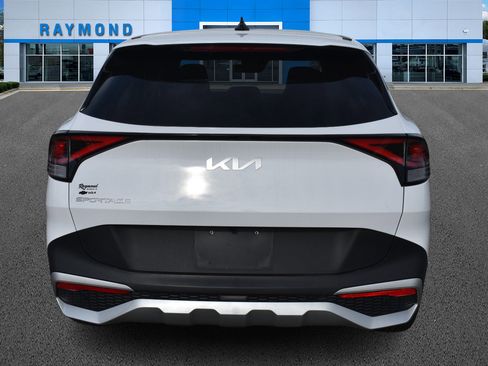 Used 2024 Kia Sportage EX FWD image 4