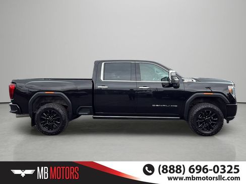 Used 2022 GMC Sierra 3500 Denali w/ Denali Black Diamond Edition AWD/4WD image 5