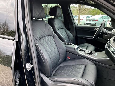 Used 2025 BMW X5 xDrive40i image 9