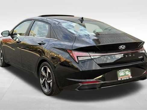 Used 2022 Hyundai Elantra Limited image 9