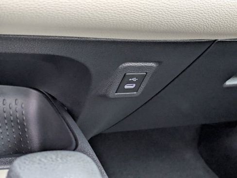 Used 2025 Toyota Corolla LE image 17