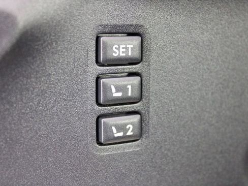 Used 2020 Subaru Ascent Limited w/ Technology Package image 14