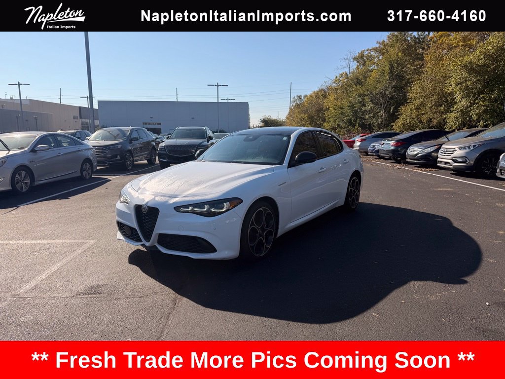 Used 2024 Alfa Romeo Giulia Veloce AWD/4WD image 3