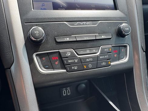 Used 2020 Ford Fusion SEL FWD image 18