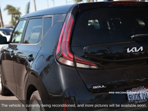 Used 2023 Kia Soul LX w/ LX Technology Package image 13