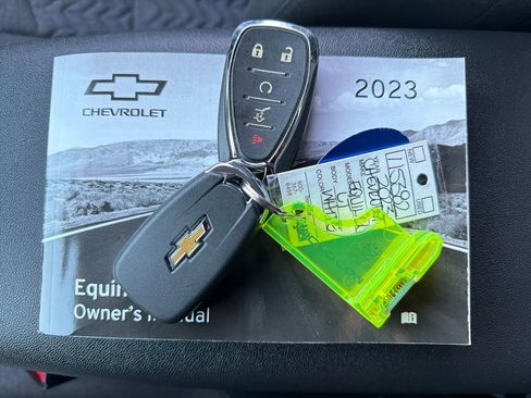 Used 2023 Chevrolet Equinox LT image 39