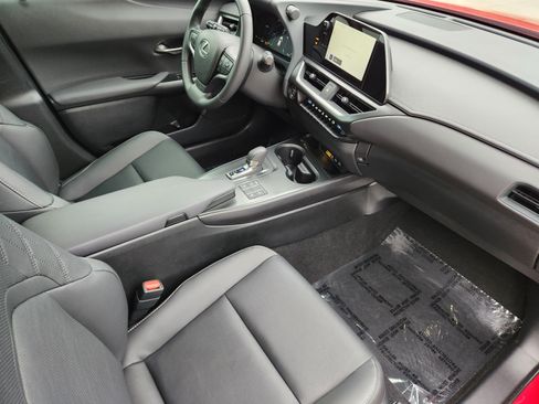 Used 2025 Lexus UX 300h FWD w/ Accessory Package (Z1) image 7