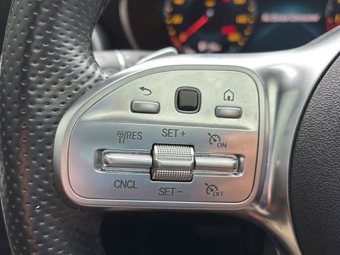 Used 2021 Mercedes-Benz GLC 300 4MATIC image 35