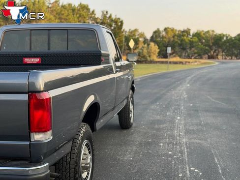 Used 1989 Ford F250 XL 2dr 4WD Standard Cab LB image 29