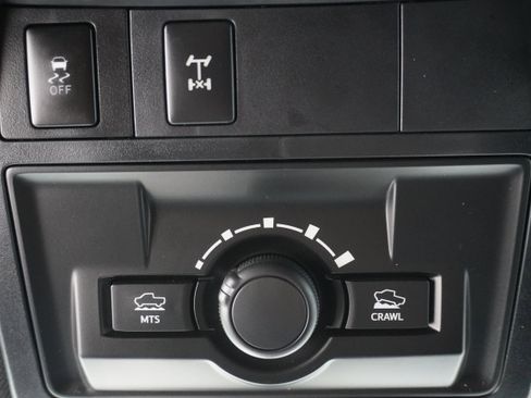 Used 2017 Toyota Tacoma TRD Off-Road w/ Tow Package (A/T) image 21