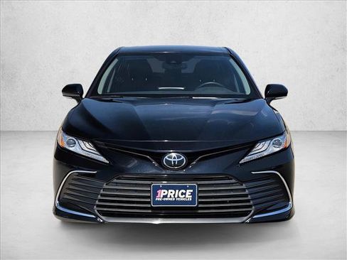 Used 2023 Toyota Camry XLE FWD image 2