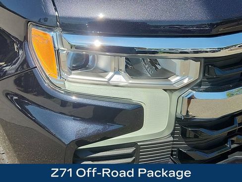 Used 2023 Chevrolet Silverado 1500 LT AWD/4WD image 11