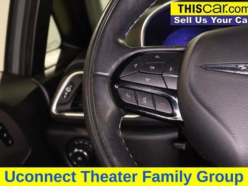 Used 2022 Chrysler Pacifica Limited w/ Uconnect Theater Family Group image 15