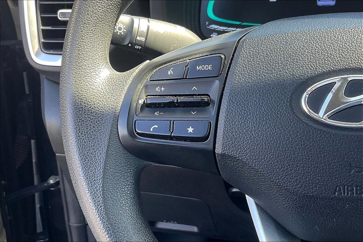 Used 2024 Hyundai Venue SE FWD image 18