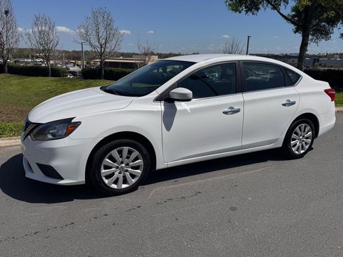 Used 2016 Nissan Sentra S image 7