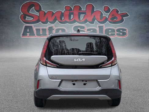 Used 2024 Kia Soul LX w/ Option Group 015 FWD image 5