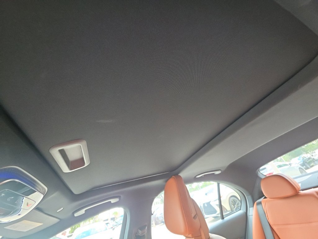 Used 2025 Mercedes-Benz C 300 Sedan image 18