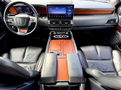 Used 2024 Lincoln Navigator Reserve image 24