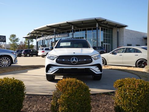 New 2026 Mercedes-Benz GLC 300 4MATIC image 2