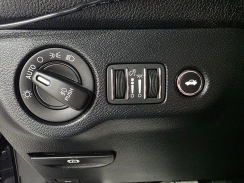 Used 2018 Dodge Challenger R/T Scat Pack image 37