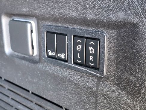 Used 2021 Chevrolet Tahoe LT w/ LT Signature Package image 33