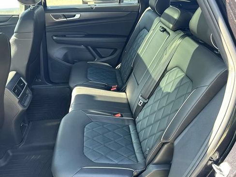 Used 2024 Volkswagen Atlas Cross Sport SEL Premium R-Line AWD/4WD image 19