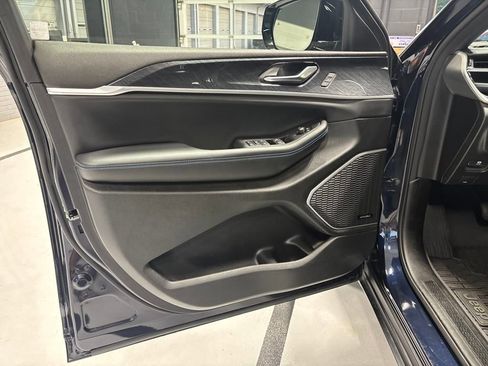 New 2024 Jeep Grand Cherokee Trailhawk w/ Advanced Protech Group II AWD/4WD image 23