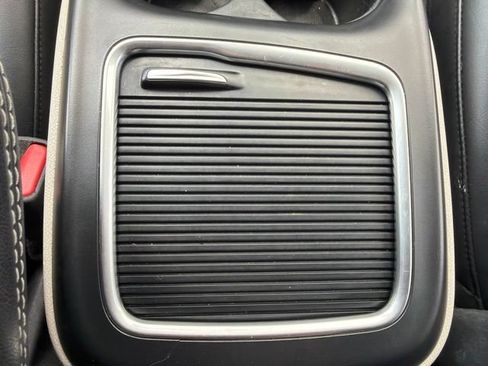 Used 2023 Chrysler Pacifica Touring-L FWD image 45