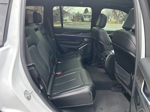 Used 2022 Jeep Grand Cherokee Overland image 26