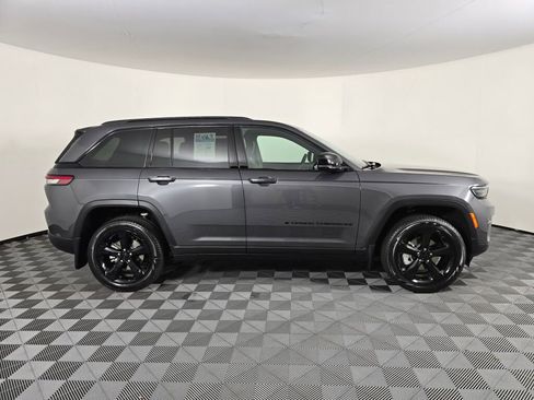 New 2025 Jeep Grand Cherokee Limited w/ Black Appearance Package image 3