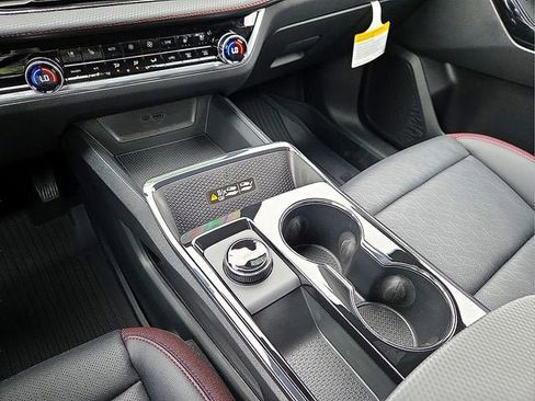 New 2026 Chevrolet Equinox RS w/ Convenience Package III FWD image 25