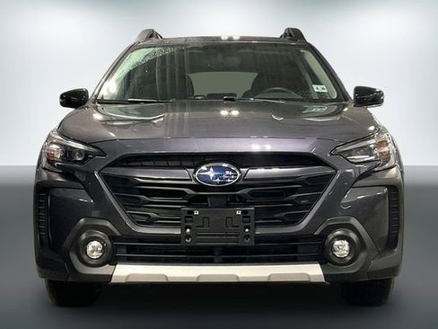 Used 2025 Subaru Outback Limited image 2