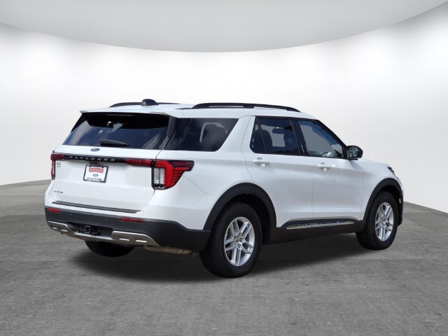 Used 2025 Ford Explorer Active w/ Active Comfort Package RWD image 4