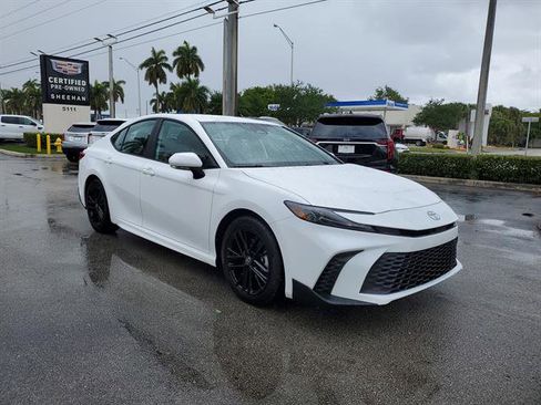 Used 2026 Toyota Camry SE image 28
