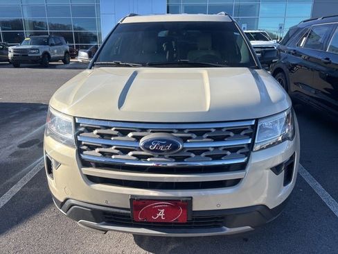 Used 2018 Ford Explorer XLT w/ Equipment Group 202A image 18