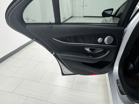 Used 2018 Mercedes-Benz E 300 4MATIC image 11