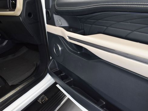Used 2022 Ford Expedition Max Platinum image 23