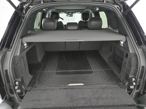 New 2026 Land Rover Range Rover SE image 15