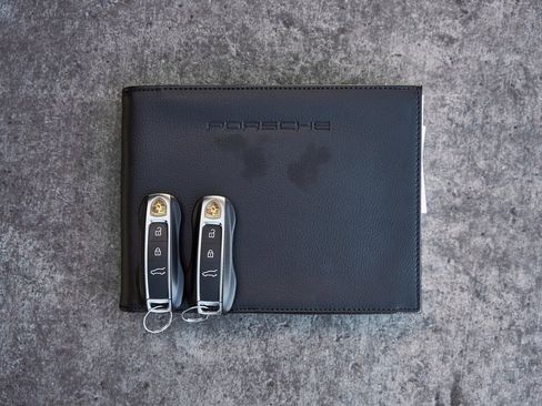 Used 2023 Porsche Cayenne Turbo GT image 91