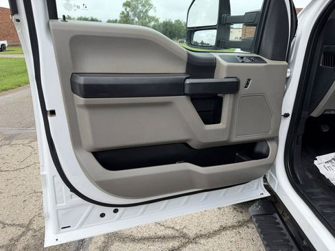 Used 2022 Ford F350 XL w/ Power Equipment Group AWD/4WD image 12