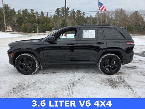 Used 2023 Jeep Grand Cherokee Altitude image 6