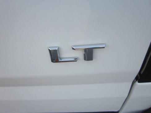 Used 2022 Chevrolet Colorado LT RWD image 34