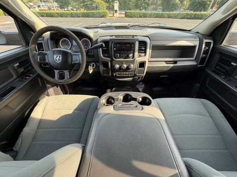Used 2018 RAM 3500 Tradesman RWD image 17