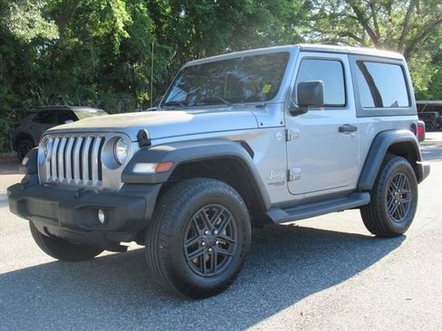 Used 2020 Jeep Wrangler Sport AWD/4WD image 3
