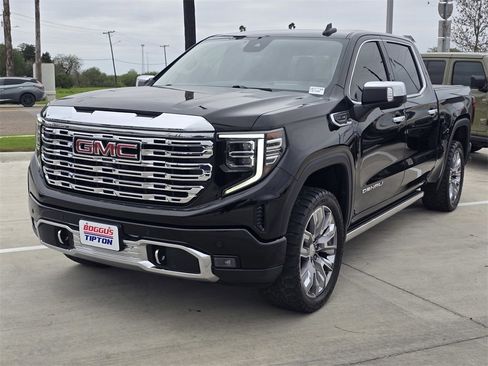 Used 2022 GMC Sierra 1500 Denali w/ Denali Reserve Package image 10