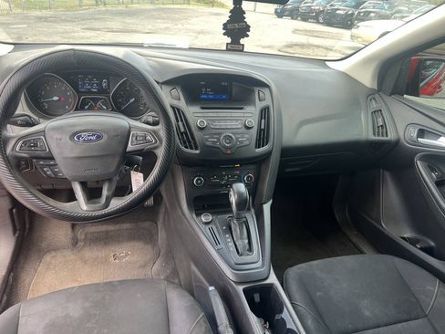 Used 2017 Ford Focus SE FWD image 9