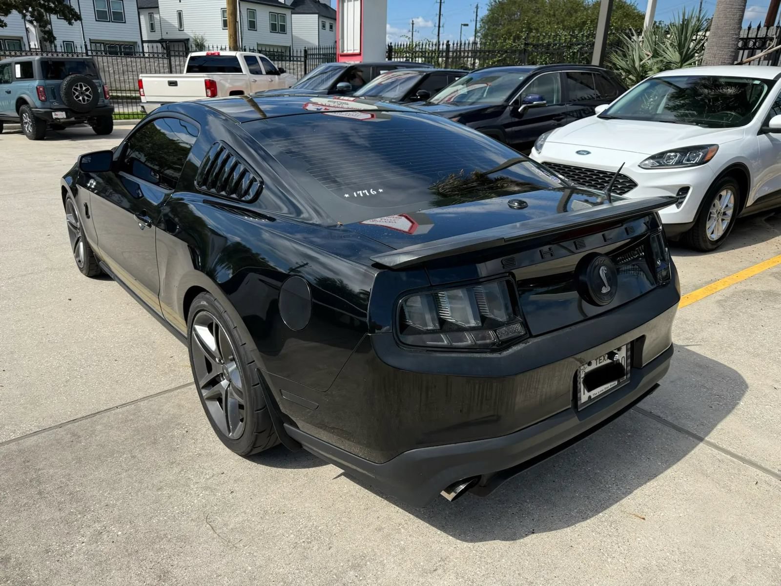 Used 2012 Ford Mustang Shelby GT500 RWD image 4